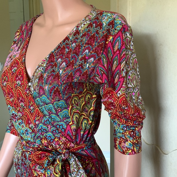 Elyssa Suzanne printed with sequins wrap dress - Picture 5 of 7